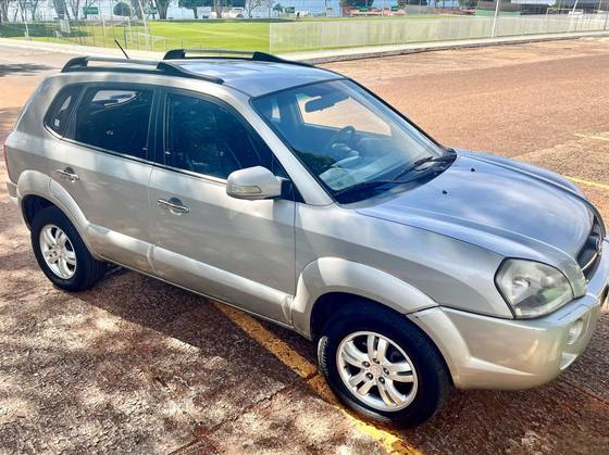 HYUNDAI TUCSON 2.0 MPFI GL 16V 142CV 2WD GASOLINA 4P AUTOMÁTICO HYUNDAI TUCSON 2.0 MPFI GL 16V 142CV 2WD GASOLINA 4P AUTOMÁTICO
